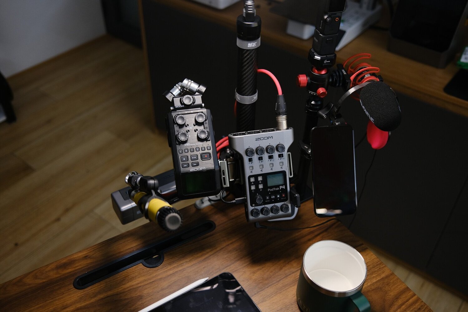 bàn solo content creator