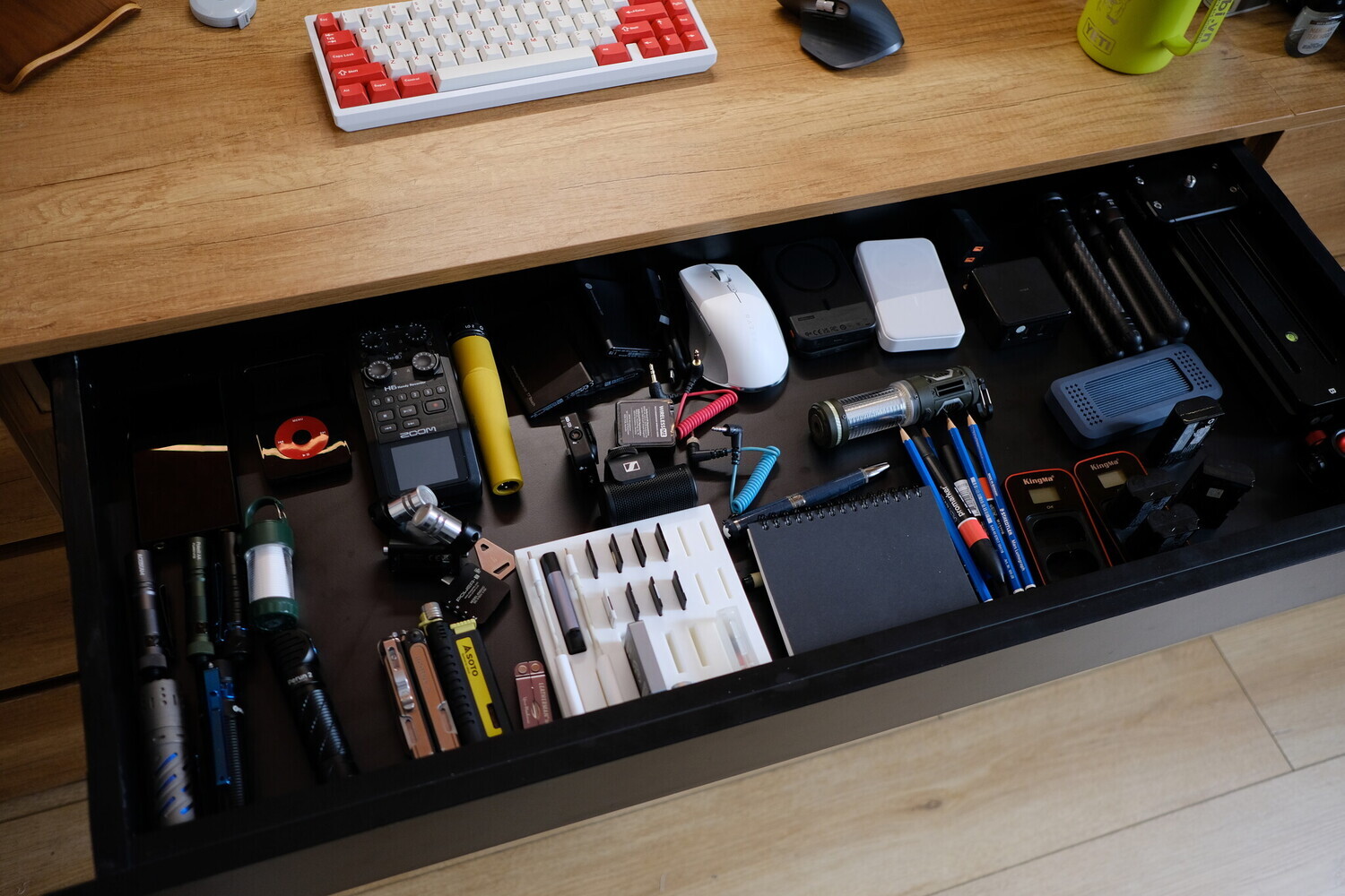 thiết kế lại hộc bàn công nghệ với in3d