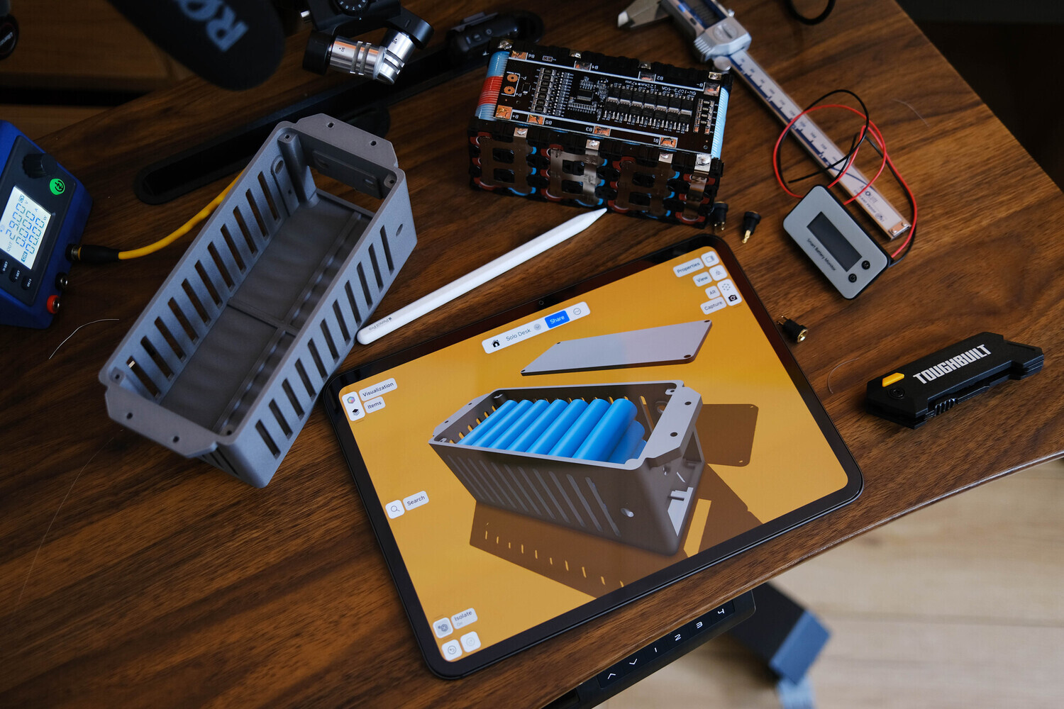 bàn solo content creator