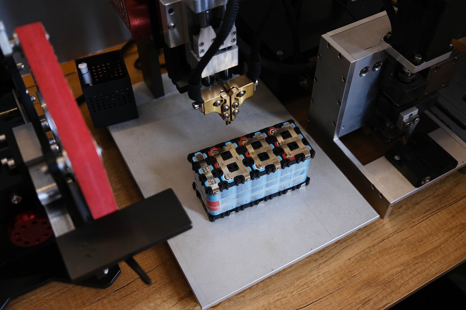 bàn solo content creator