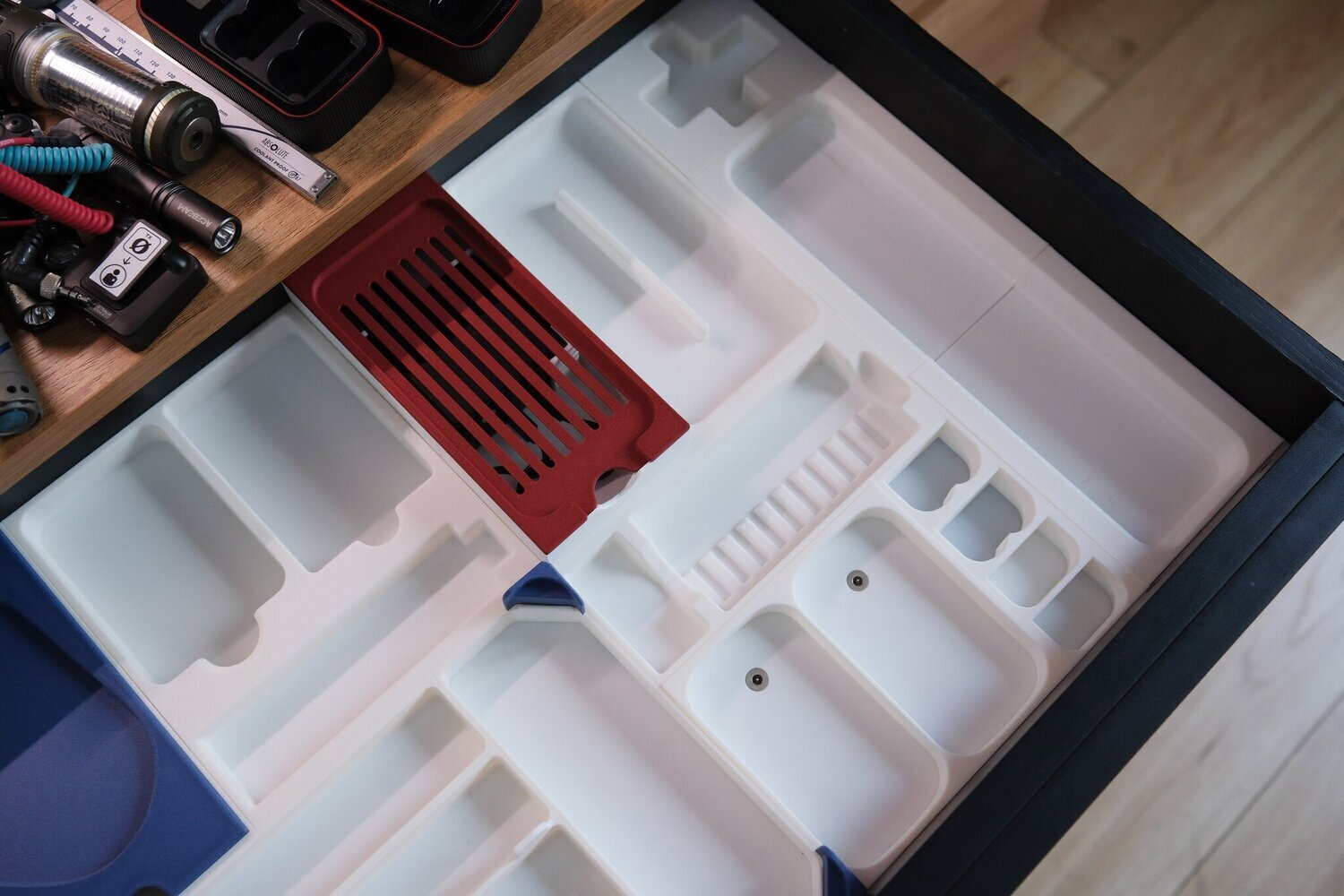 thiết kế lại hộc bàn công nghệ với in3d