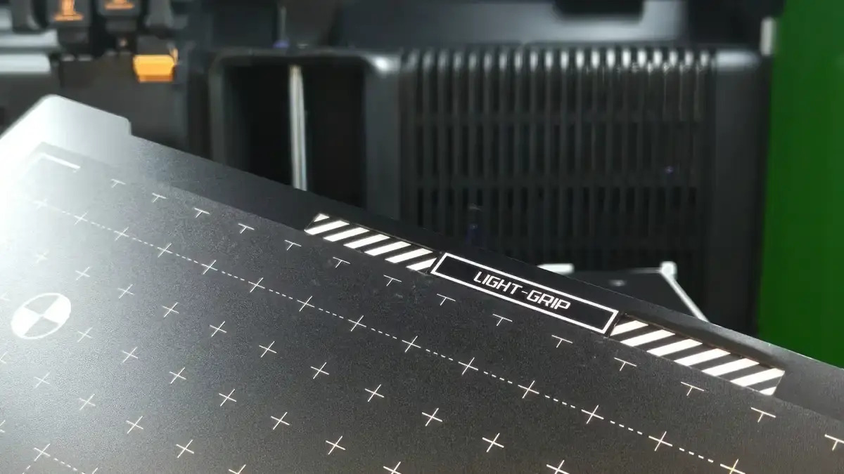 bambu-lab-h2d-cutting-plate-light-grip-side